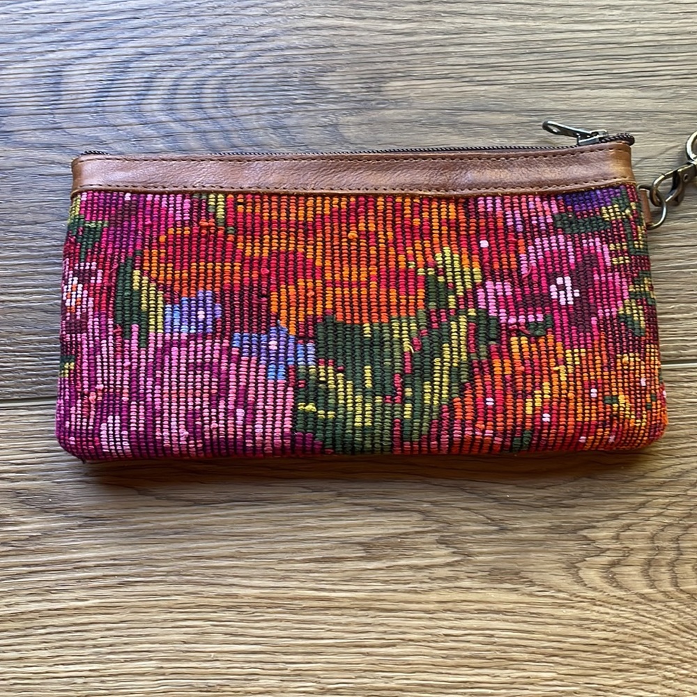 Nena & Co Floral Loomed Clutch/Wristlet - Picture 2 of 12
